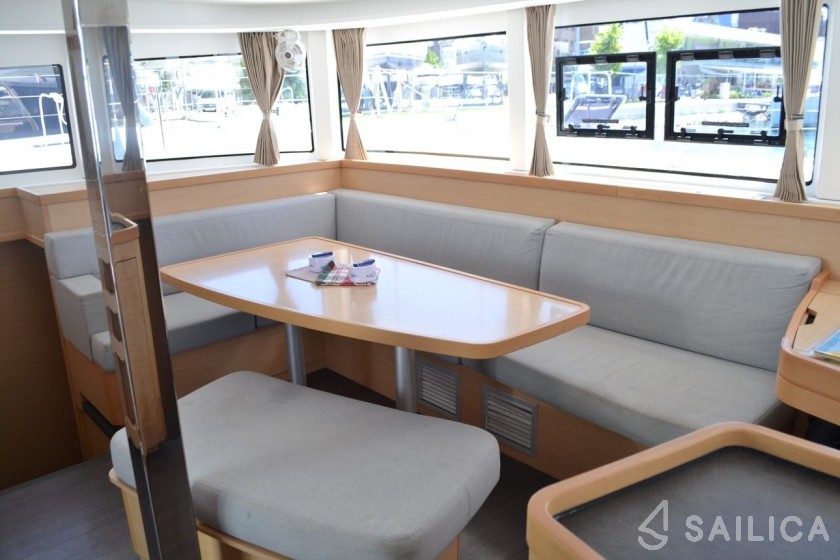 Lagoon 42 - Yacht Charter Sailica