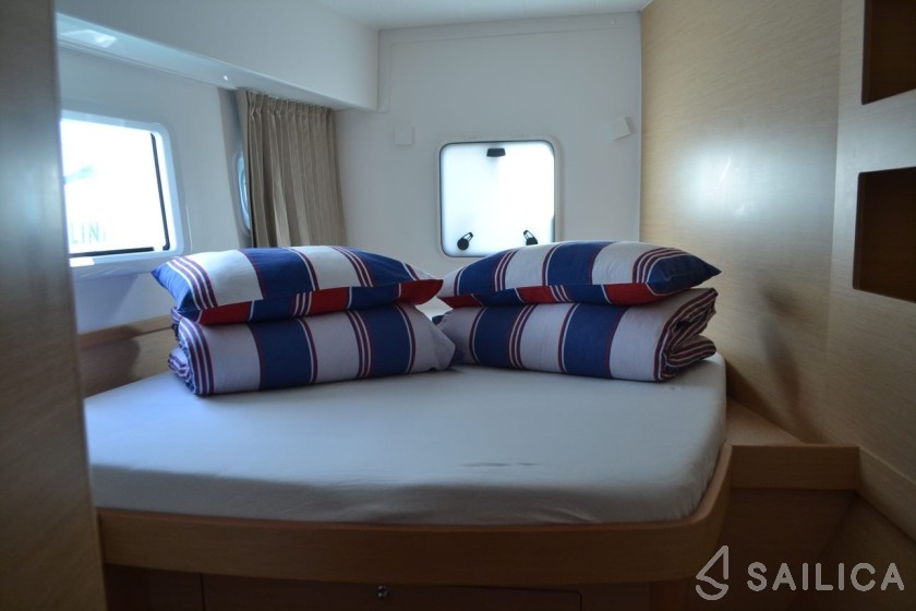 Lagoon 42 - Yacht Charter Sailica