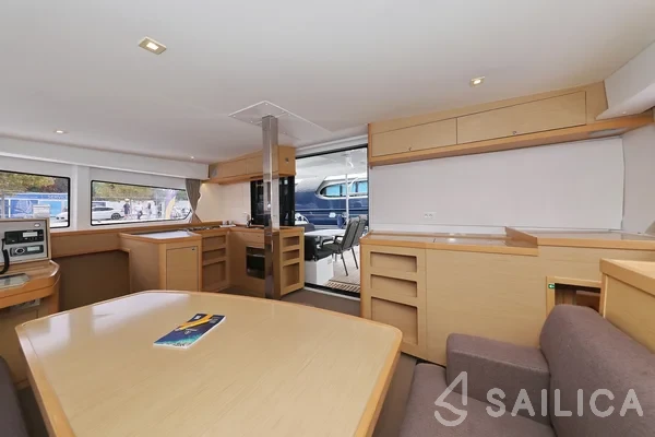 Lagoon 42 - Yacht Charter Sailica