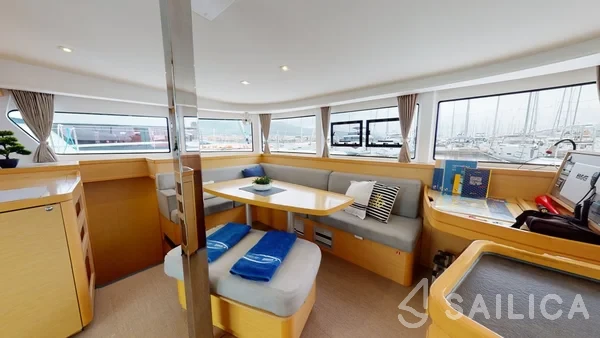 Lagoon 42 - Yacht Charter Sailica