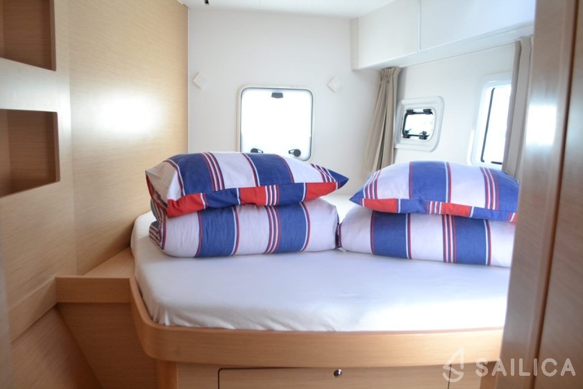 Lagoon 42 - Yacht Charter Sailica