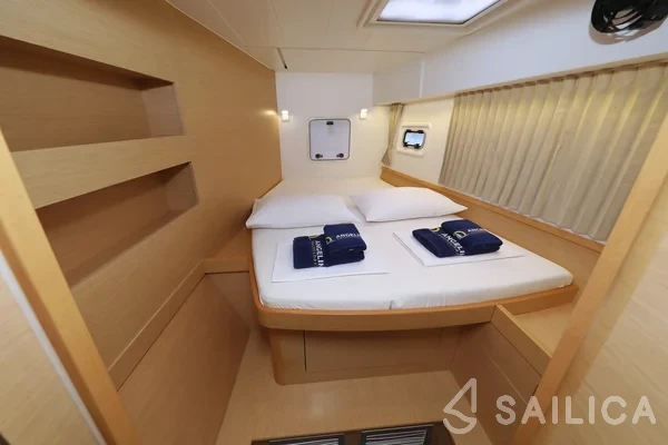Lagoon 42 - Yacht Charter Sailica