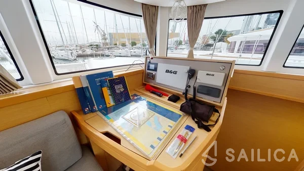 Lagoon 42 - Yacht Charter Sailica