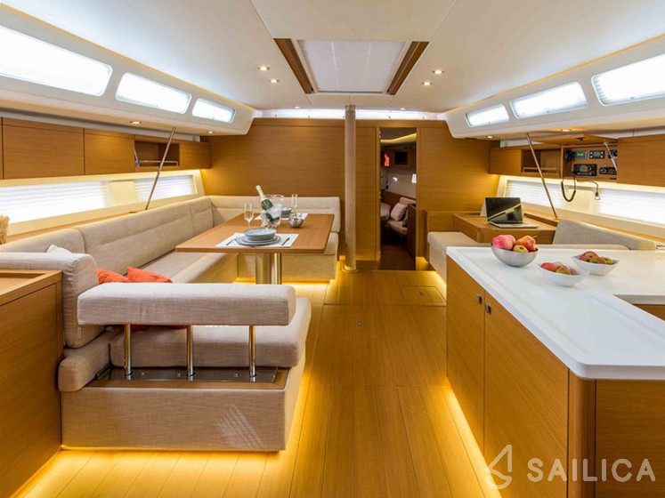 Grand Soleil 52 - Yacht Charter Sailica