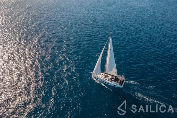 Dufour 41 - Yacht Charter Sailica
