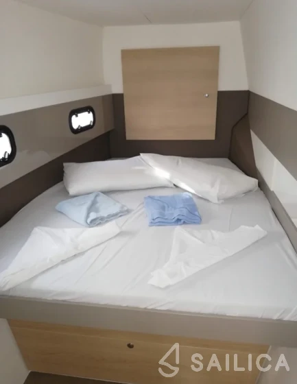 Bali 4.1 - Yacht Charter Sailica