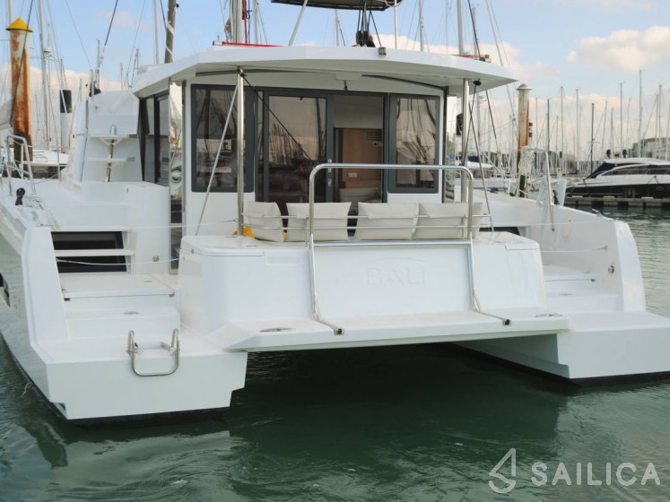 Bali 4.1 - Yacht Charter Sailica