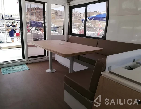 Bali 4.1 - Yacht Charter Sailica