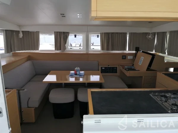 Lagoon 400 S2 - Yacht Charter Sailica