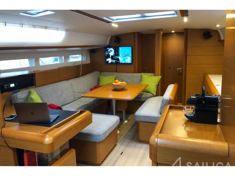 Sun Odyssey 519 - Yacht Charter Sailica