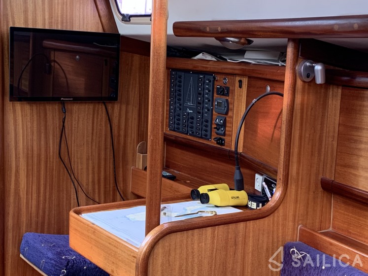 Delphia 40 - Yacht Charter Sailica