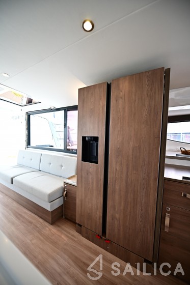 Bali 4.8  - Yacht Charter Sailica