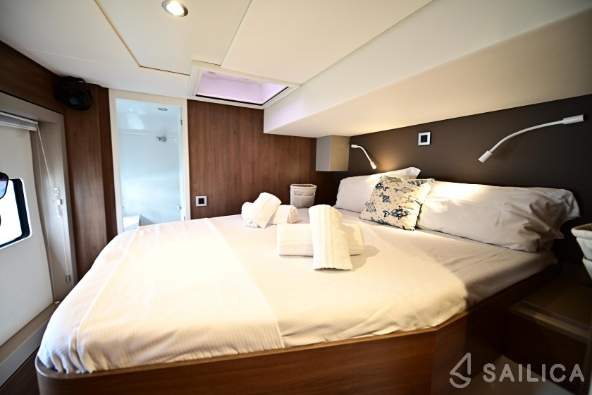 Bali 4.8  - Yacht Charter Sailica
