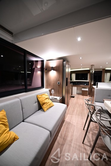 Bali 4.8  - Yacht Charter Sailica