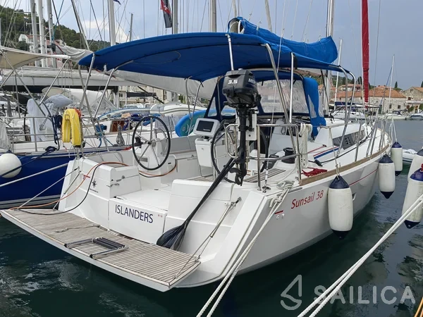 Sun Odyssey 389 - Yacht Charter Sailica