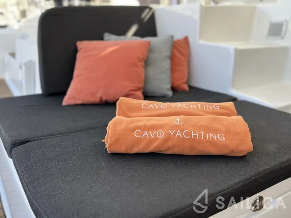 Lagoon 42 - Yacht Charter Sailica