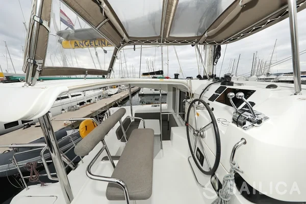 Lagoon 39 - Yacht Charter Sailica