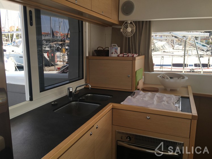 Lagoon 39 - Yacht Charter Sailica