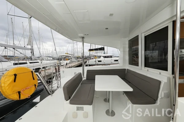 Lagoon 39 - Yacht Charter Sailica