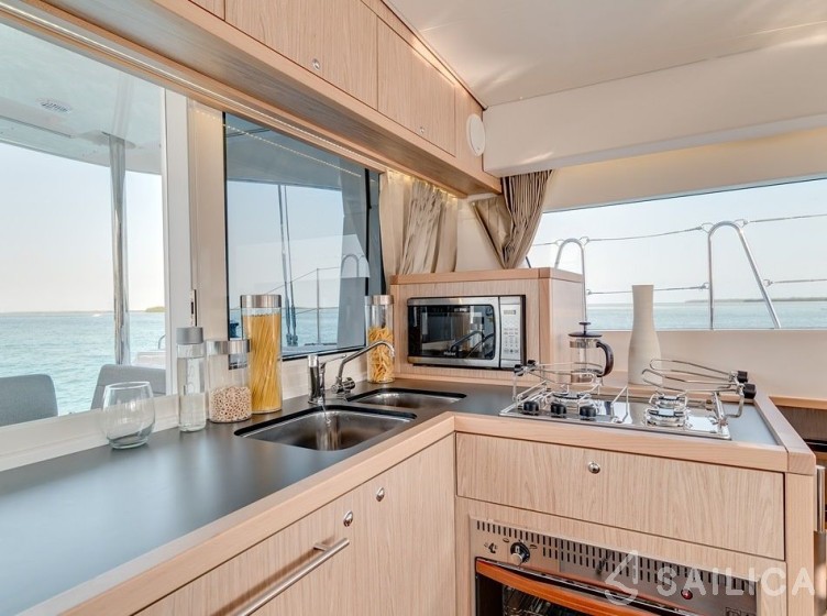 Lagoon 39 - Yacht Charter Sailica