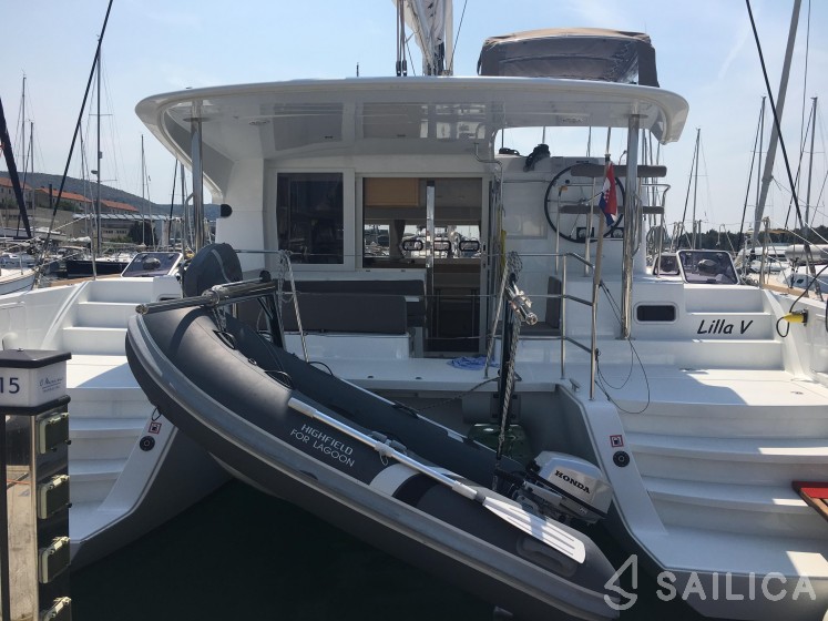 Lagoon 39 - Yacht Charter Sailica
