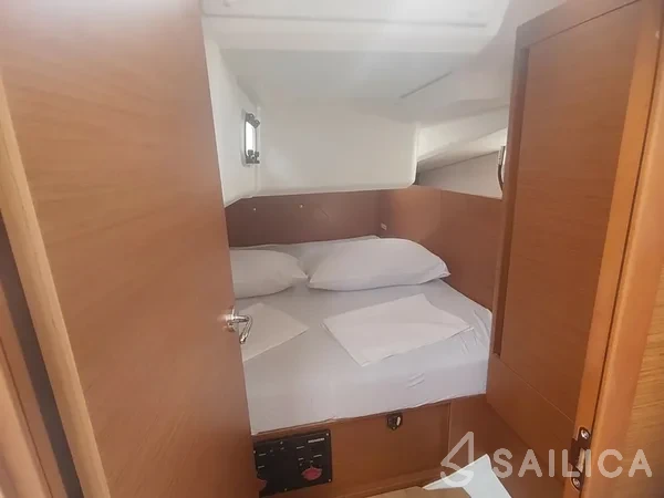 Sun Odyssey 440 - Yacht Charter Sailica