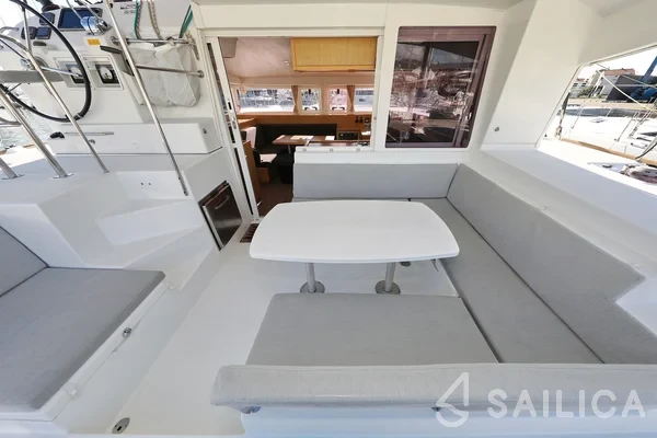 Lagoon 400 S2 - Yacht Charter Sailica