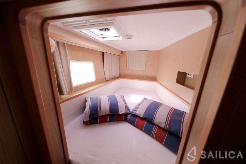 Lagoon 400 S2 - Yacht Charter Sailica