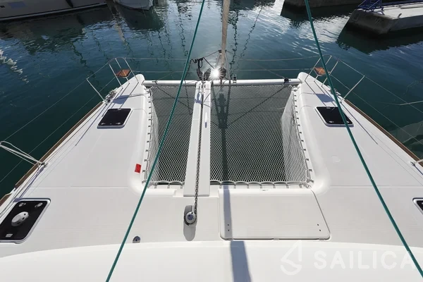 Lagoon 400 S2 - Yacht Charter Sailica