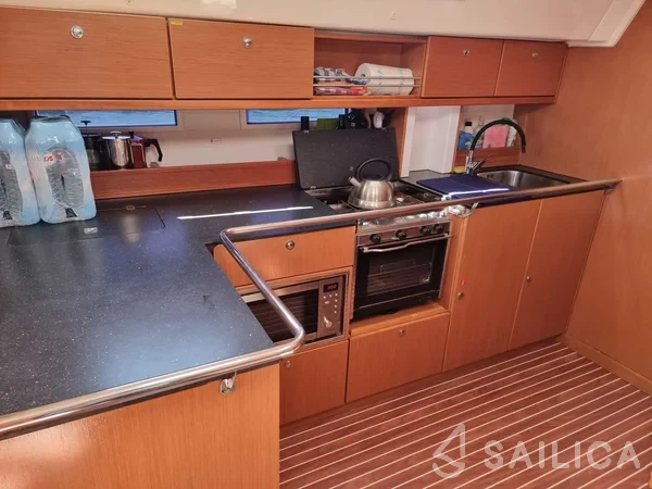 Bavaria 45 Cruiser - Yacht Charter Sailica