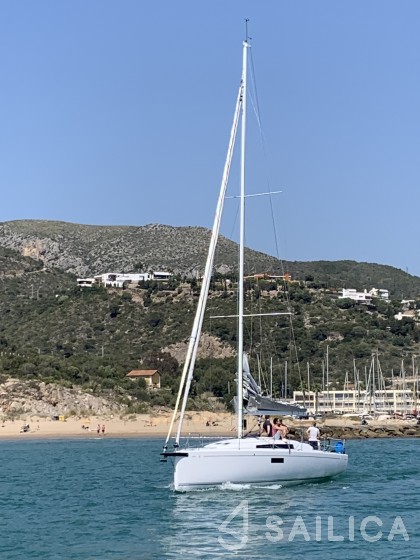 First 36 - Yacht Charter Sailica