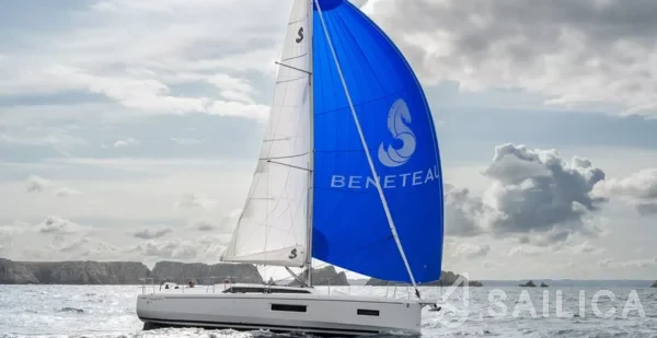 Oceanis 37.1 - Yacht Charter Sailica