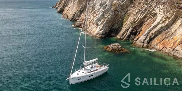 Oceanis 37.1 - Yacht Charter Sailica