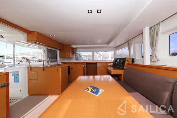Lagoon 450 - Yacht Charter Sailica