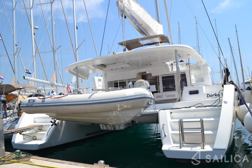 Lagoon 450 - Yacht Charter Sailica