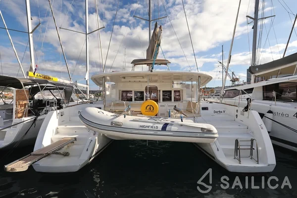 Lagoon 450 - Yacht Charter Sailica