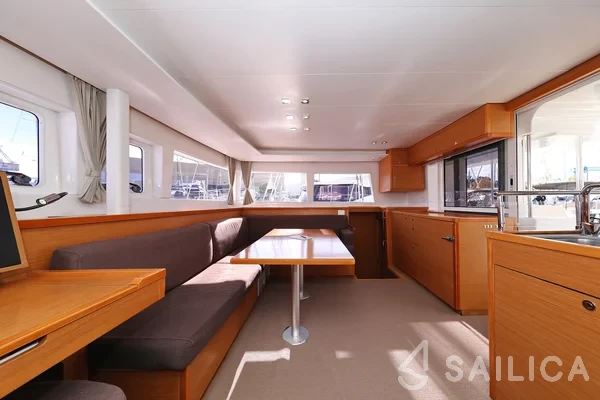Lagoon 450 - Yacht Charter Sailica