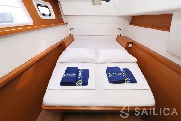 Lagoon 450 - Yacht Charter Sailica