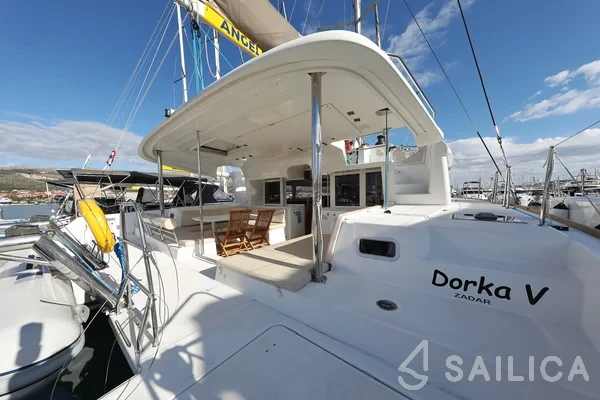 Lagoon 450 - Yacht Charter Sailica