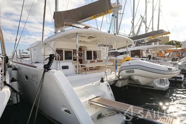 Lagoon 450 - Yacht Charter Sailica