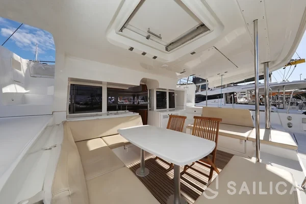 Lagoon 450 - Yacht Charter Sailica