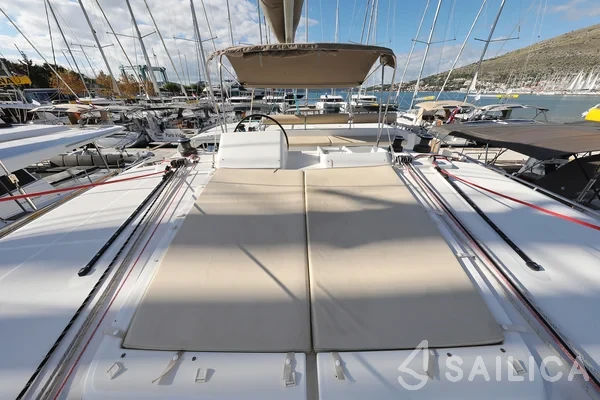 Lagoon 450 - Yacht Charter Sailica
