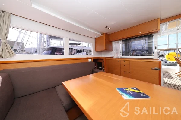 Lagoon 450 - Yacht Charter Sailica