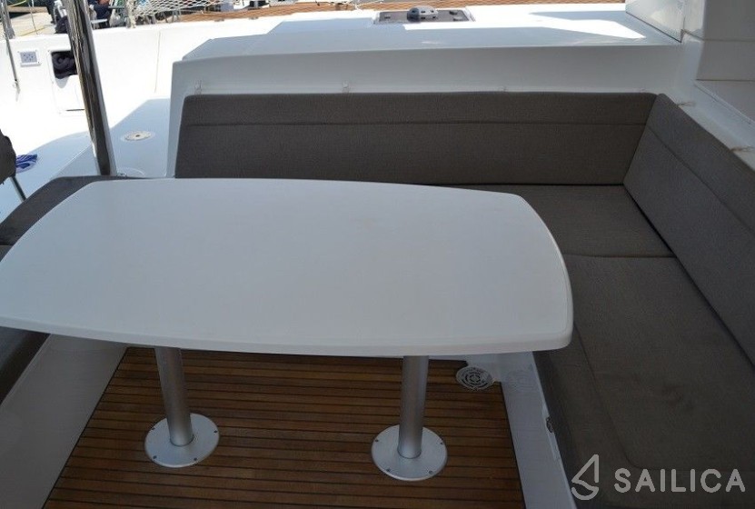 Lagoon 450 - Yacht Charter Sailica