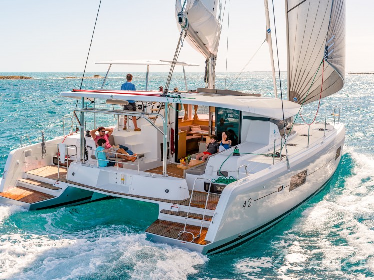 Lagoon 42 - Yacht Charter Sailica