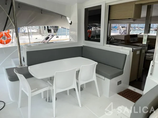 Lagoon 40 - Yacht Charter Sailica