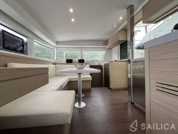 Lagoon 40 - Yacht Charter Sailica