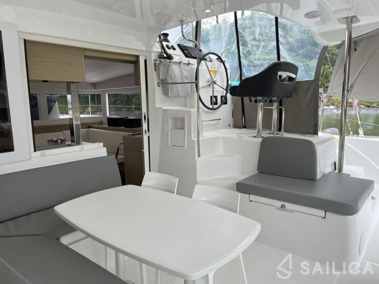 Lagoon 40 - Yacht Charter Sailica