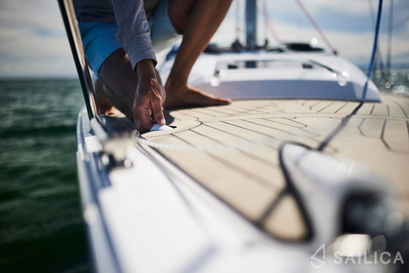 Maxus 35 - Yacht Charter Sailica