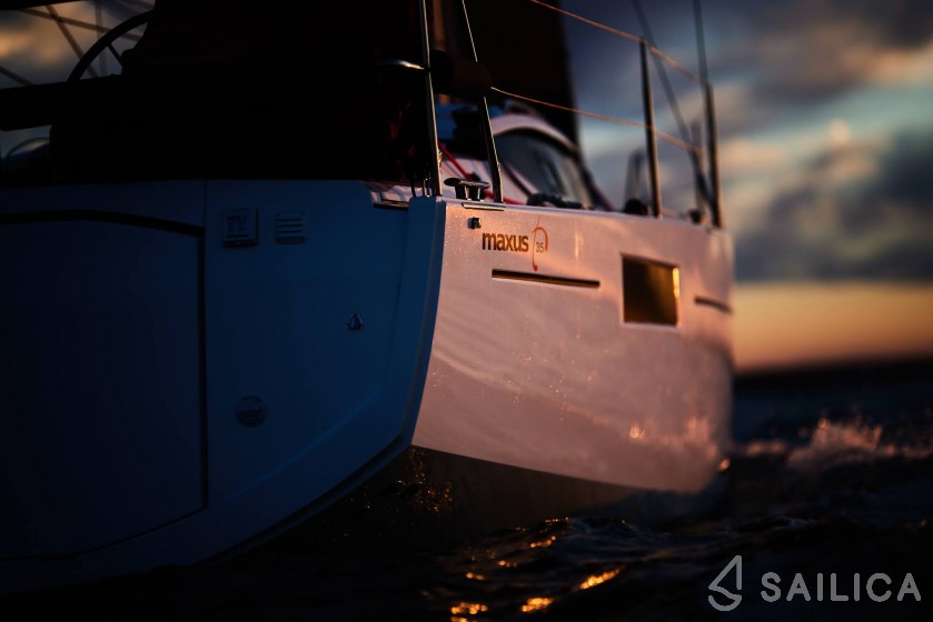 Maxus 35 - Yacht Charter Sailica
